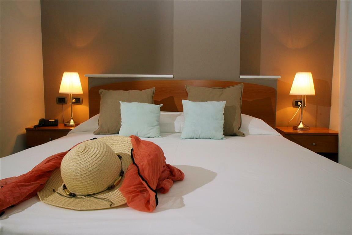Stella Maris Hotel Lido Marina di Ginosa Buitenkant foto